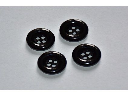 Knoflík plastový čtyřdírkový 18mm černá