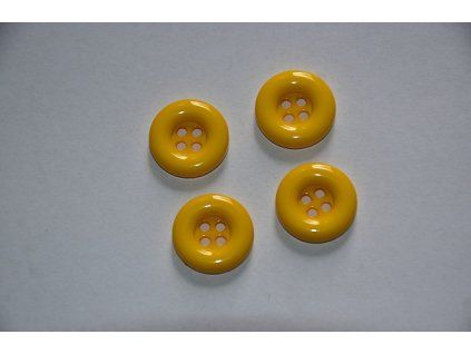 Knoflík plastový čtyřdírkový 18mm žlutá